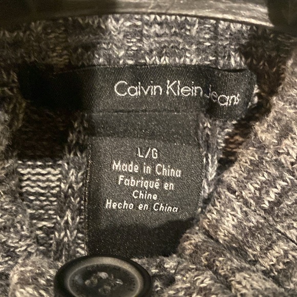 Ladies Calvin Klein sweater. Size large - Picture 6 of 7